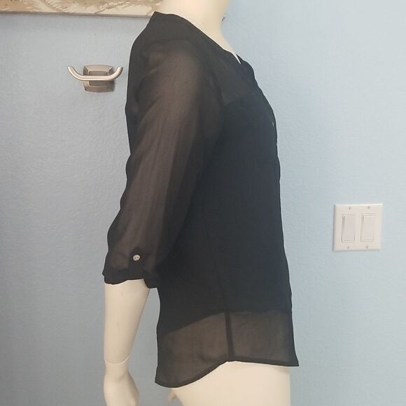 Express 3/4 tab sleeve top - Picture 3 of 12